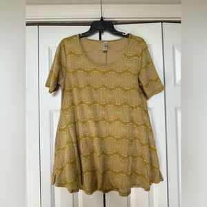 Small Lularoe Perfect T